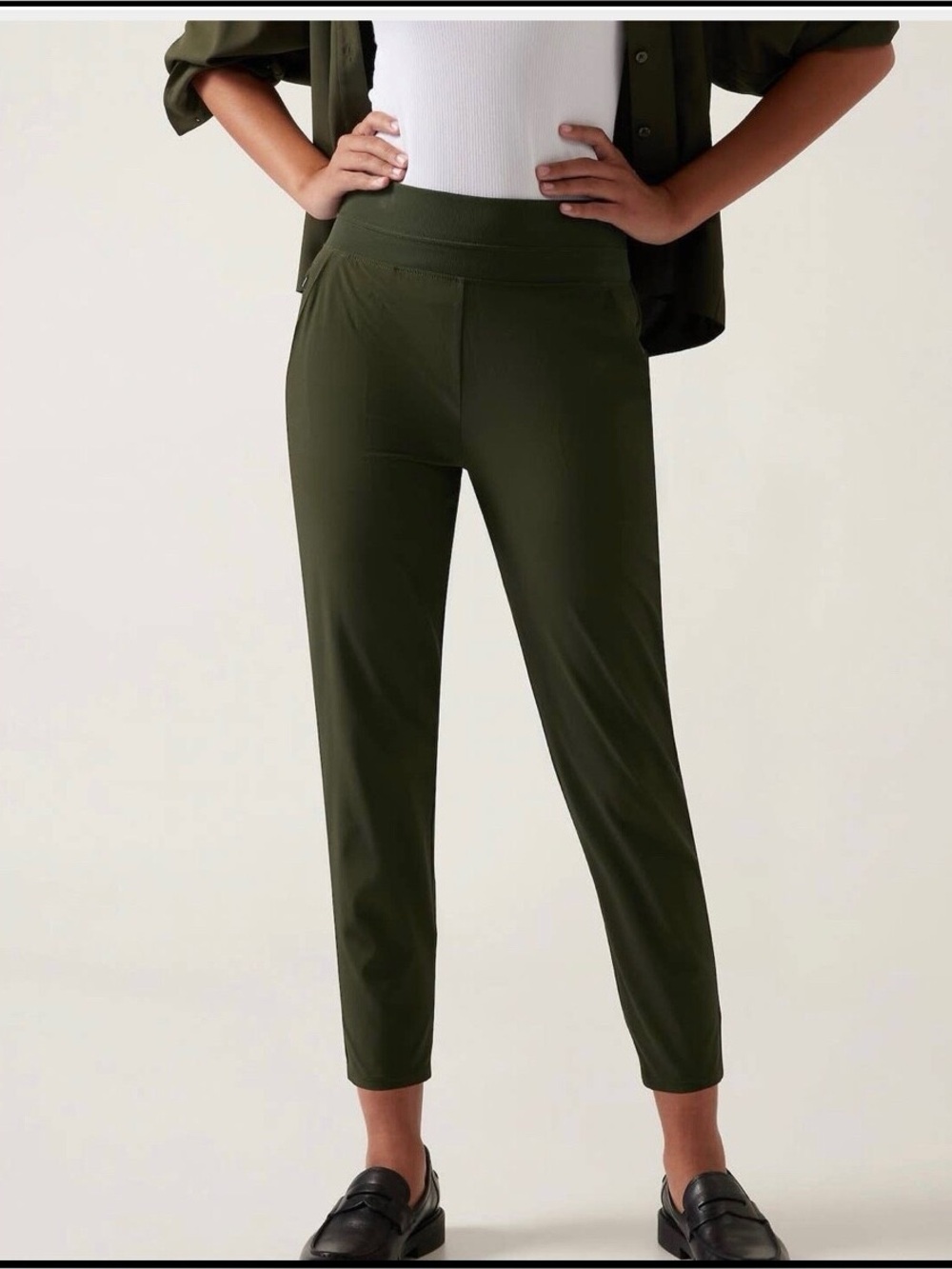 Athleta Olive Green Ankle Cropped Pants